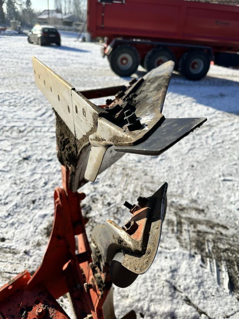 Kuhn Multi master 122 Conventional ploughs
