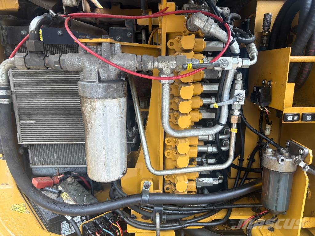 CAT 308 Közepes (midi) kotrók 7 t - 12 t