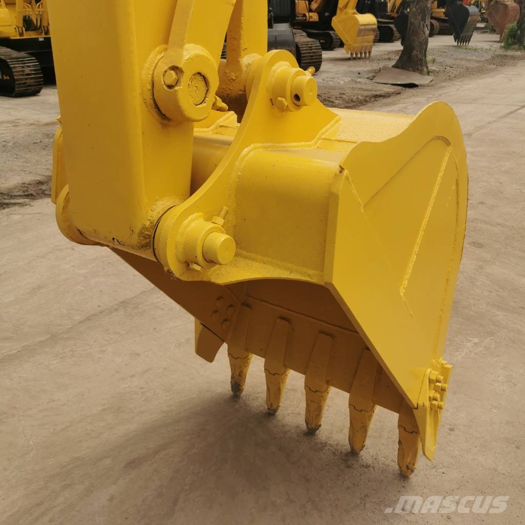 Komatsu PC 130-8 Εκσκαφείς με ερπύστριες