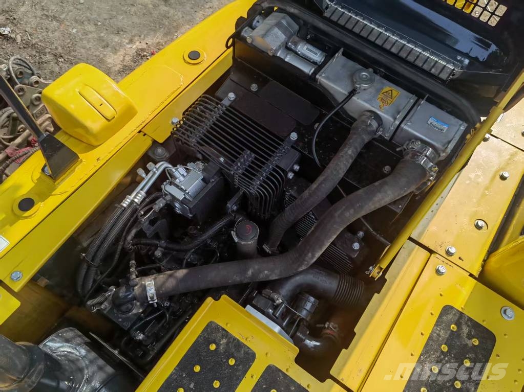 Komatsu PC 130-8 Εκσκαφείς με ερπύστριες