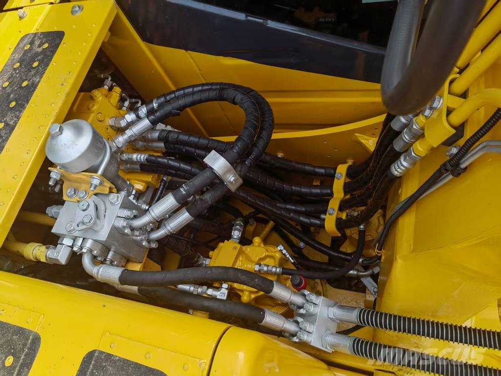 Komatsu PC 130-8 Εκσκαφείς με ερπύστριες