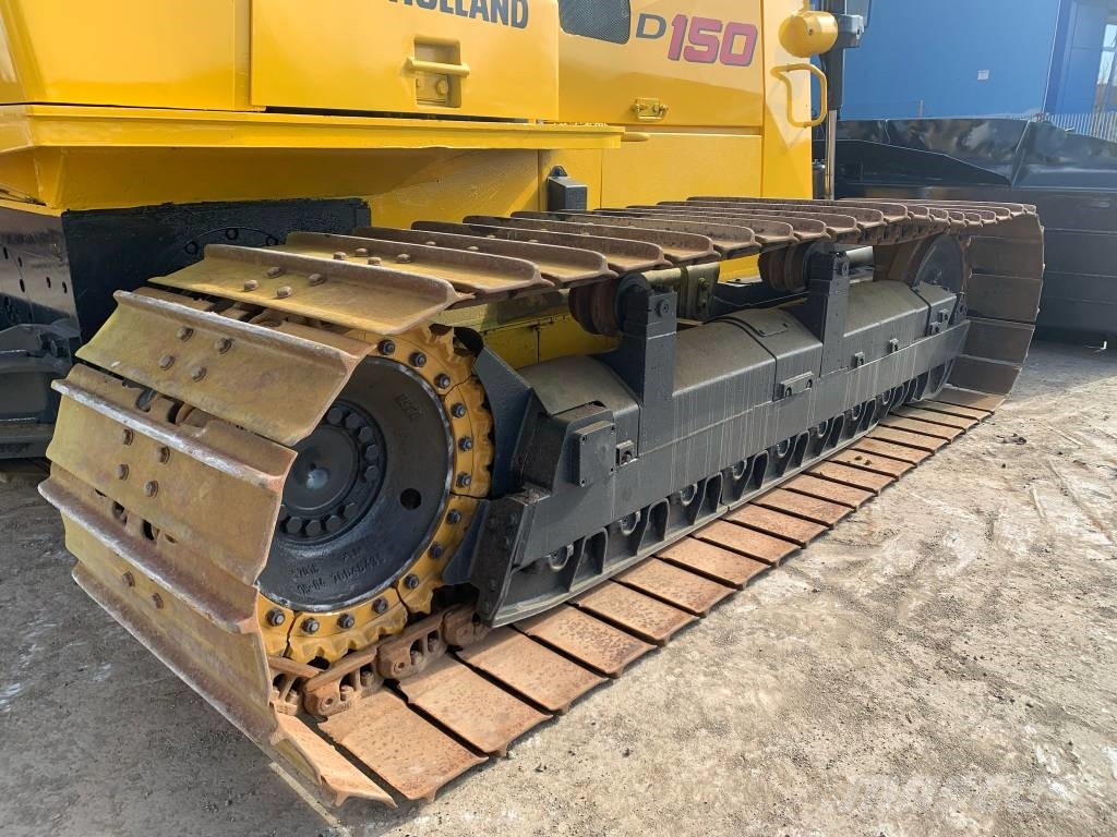 New Holland D 150 Buldožeri guseničari