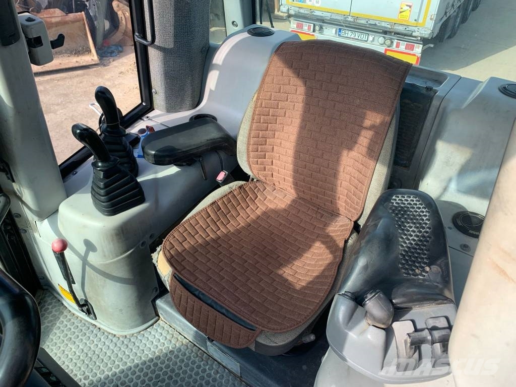 New Holland D 150 Buldožeri guseničari