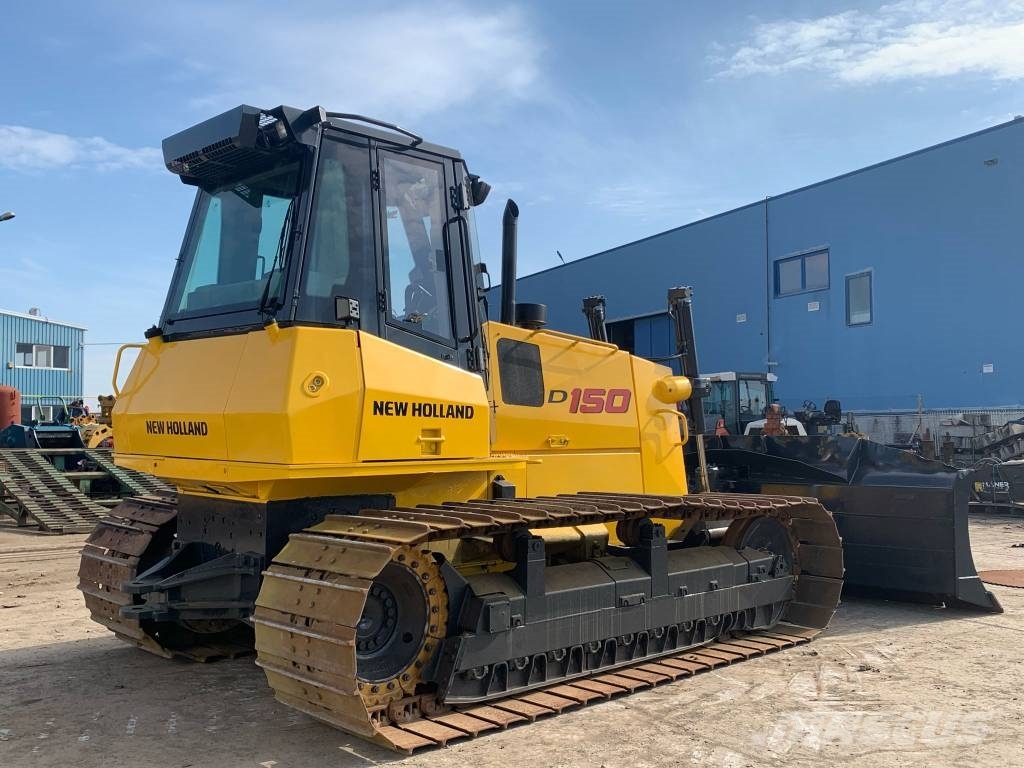 New Holland D 150 Buldožeri guseničari