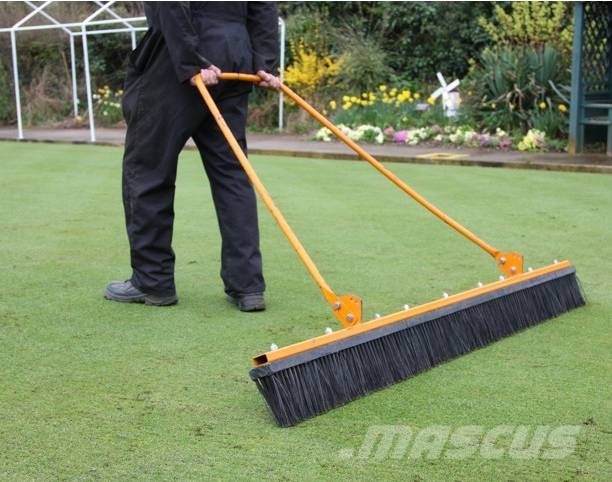 Sisis Drag Brush Cestni pometači