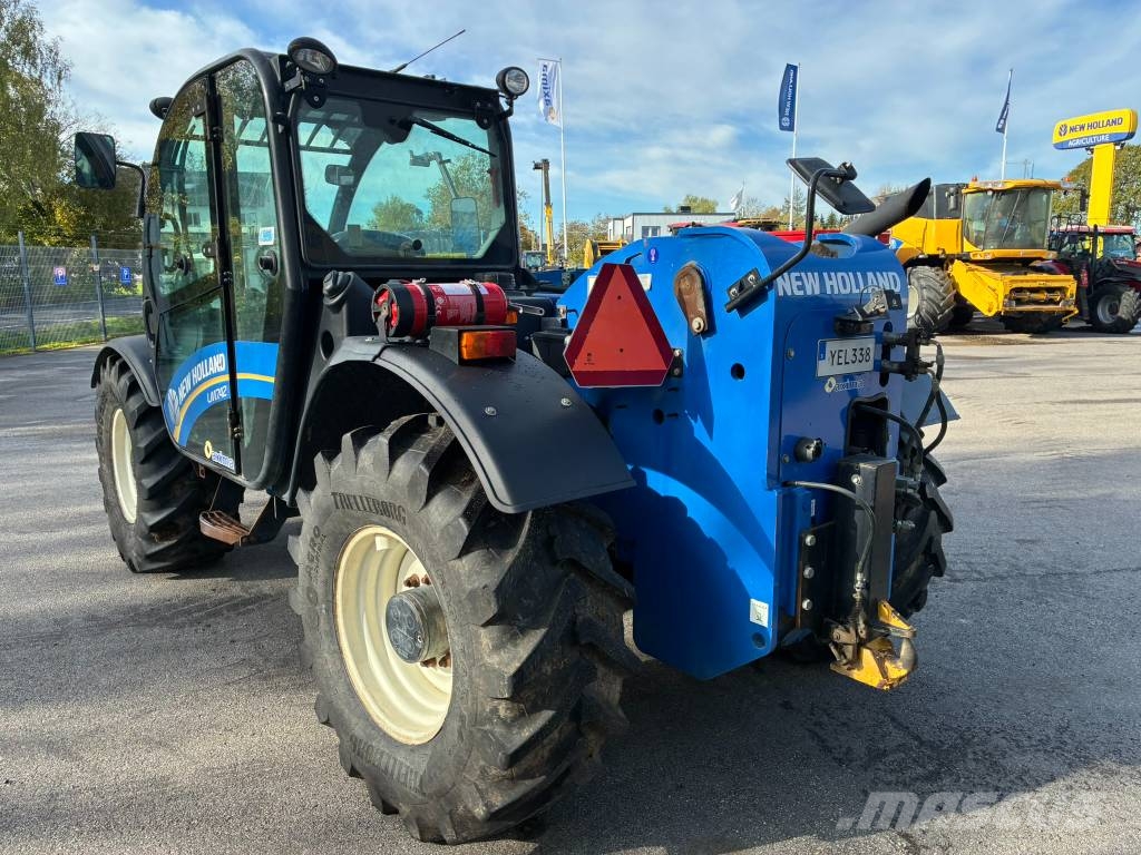 New Holland LM 742 Elite Teleskopiskie manipulatori