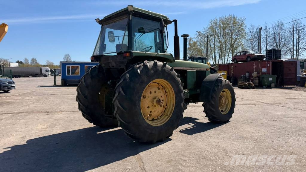 John Deere 4240 S Tractores
