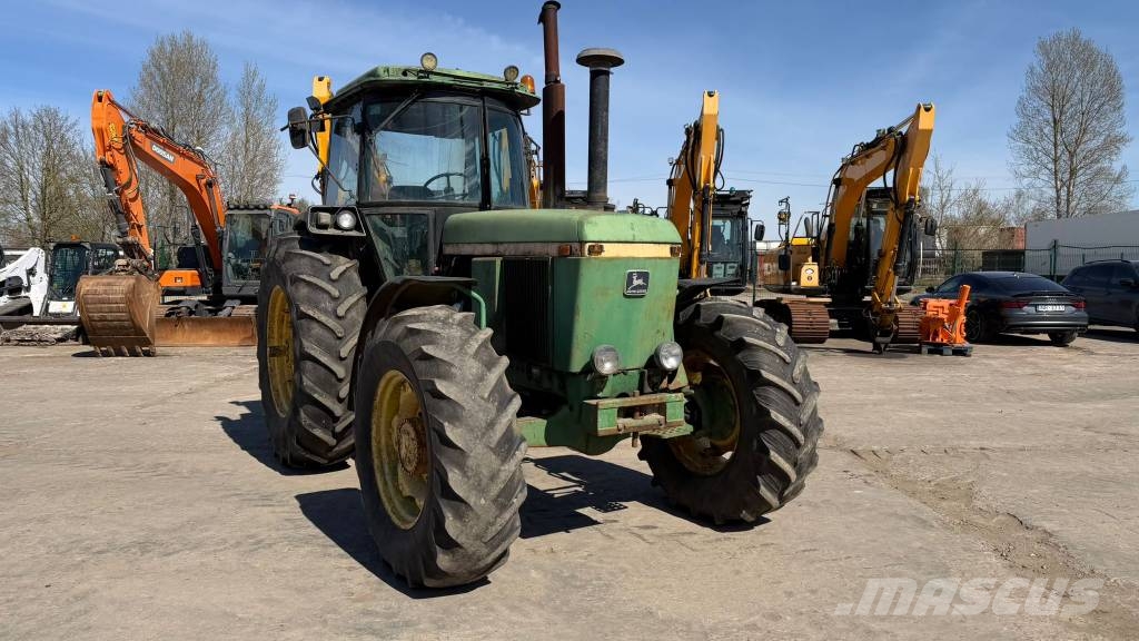 John Deere 4240 S Tractores