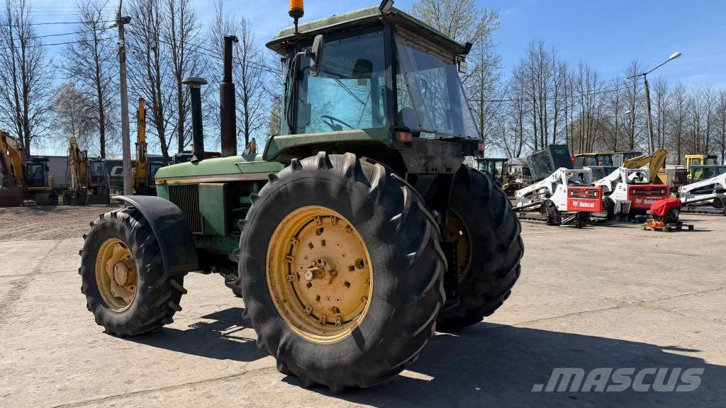 John Deere 4240 S Tractores