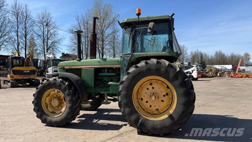 John Deere 4240 S Tractores