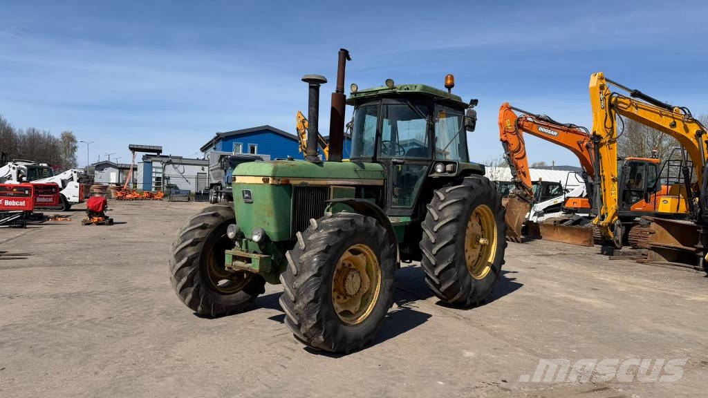 John Deere 4240 S Tractores