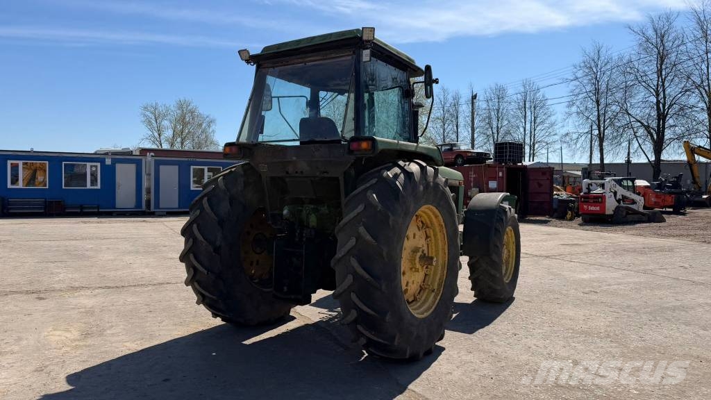 John Deere 4240 S Tractores