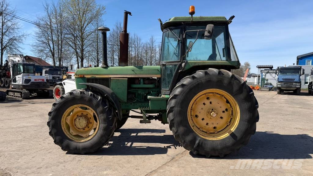 John Deere 4240 S Tractores