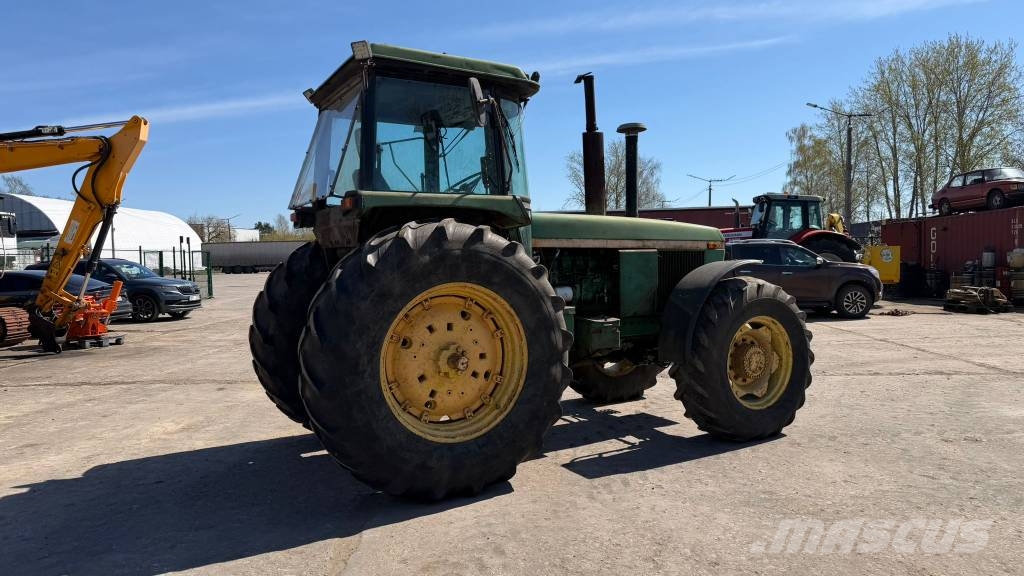 John Deere 4240 S Tractores