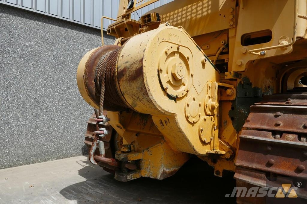 CAT D7F Ex-army بلدوزرات مجنزرة