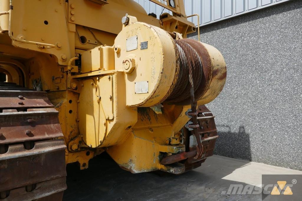 CAT D7F Ex-army بلدوزرات مجنزرة