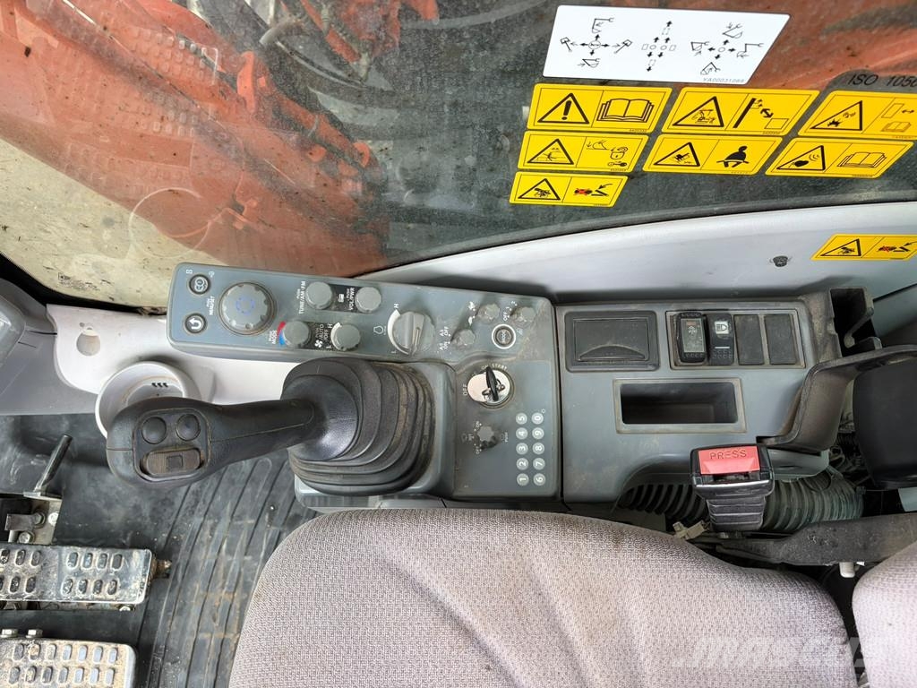 Hitachi ZX210-6 履带挖掘机