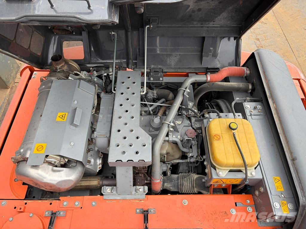 Hitachi ZX210-6 履带挖掘机