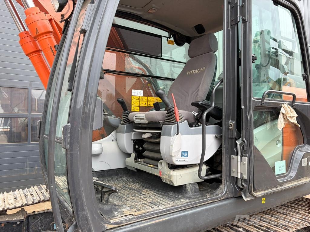 Hitachi ZX210-6 履带挖掘机