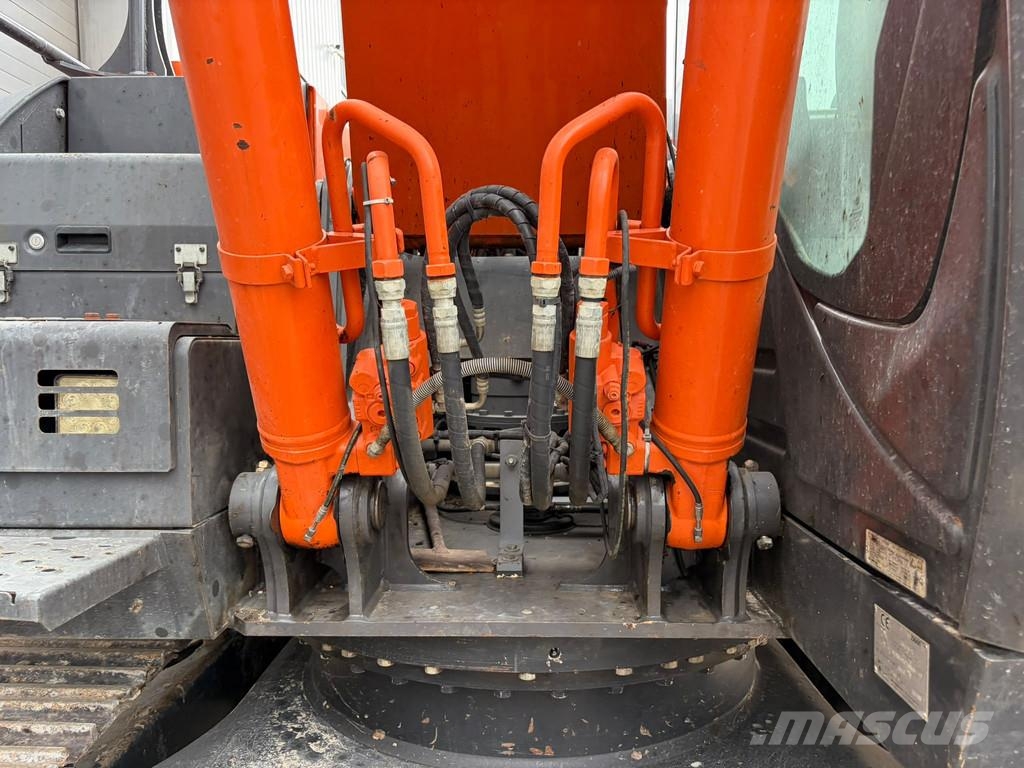 Hitachi ZX210-6 履带挖掘机