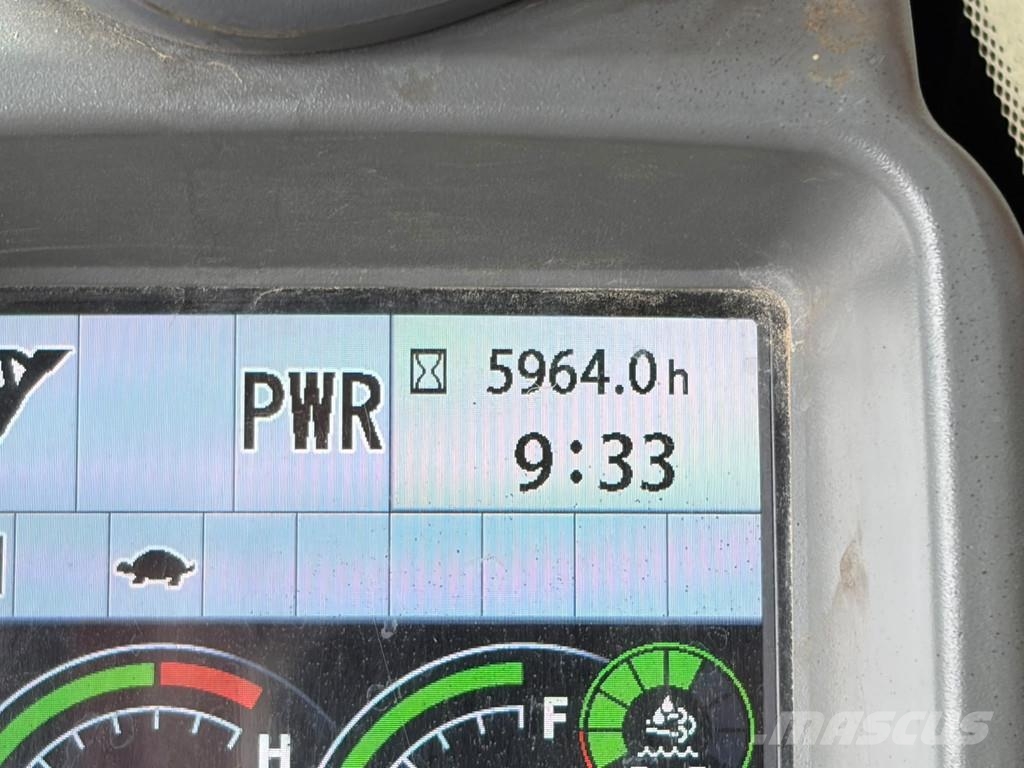 Hitachi ZX210-6 履带挖掘机