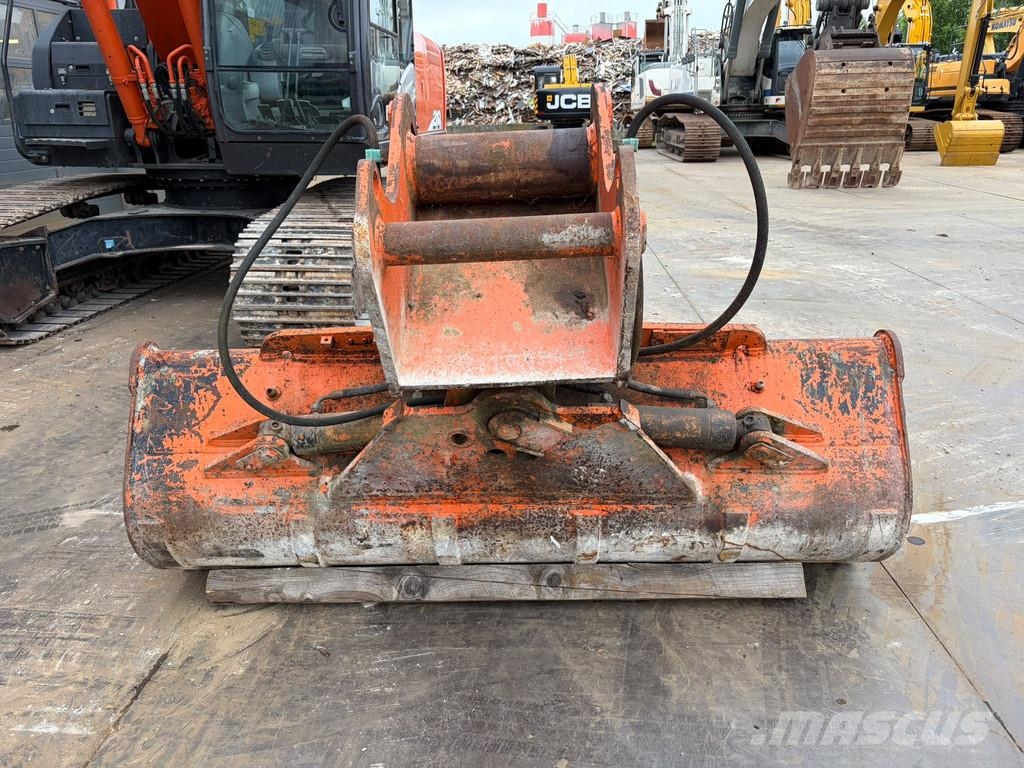 Hitachi ZX210-6 履带挖掘机