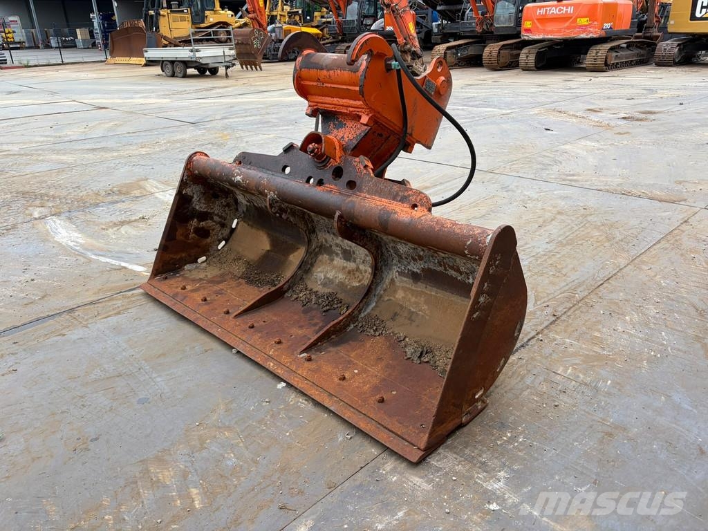 Hitachi ZX210-6 履带挖掘机