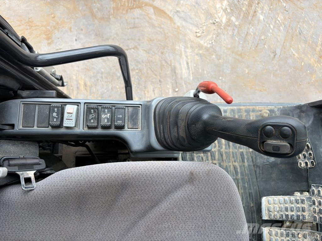 Hitachi ZX210-6 履带挖掘机