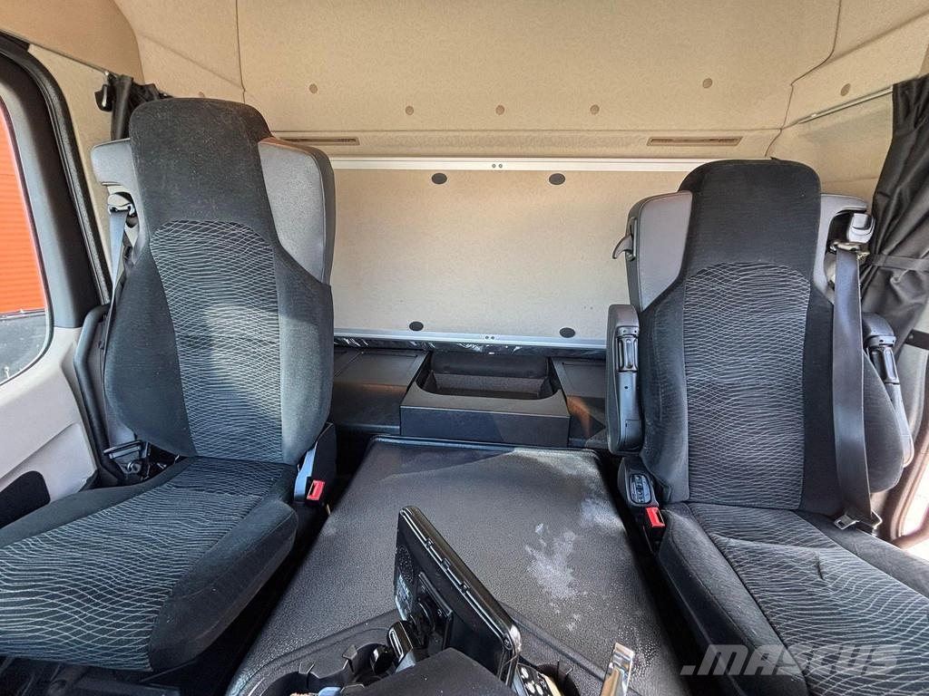 Mercedes-Benz Actros 1833 4x2 BOX L=7779 mm شاحنات ذات هيكل صندوقي