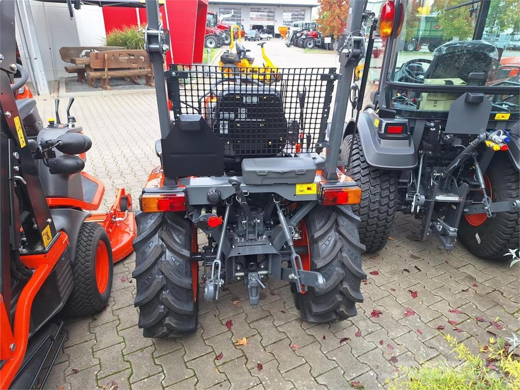 Kubota B2-261 H ROPS جرارات مدمجة