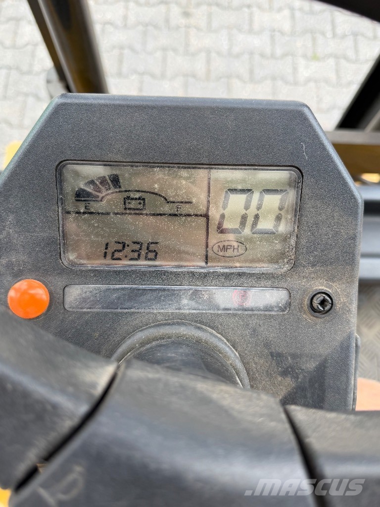 CAT EP 25 K PAC Električni viličari