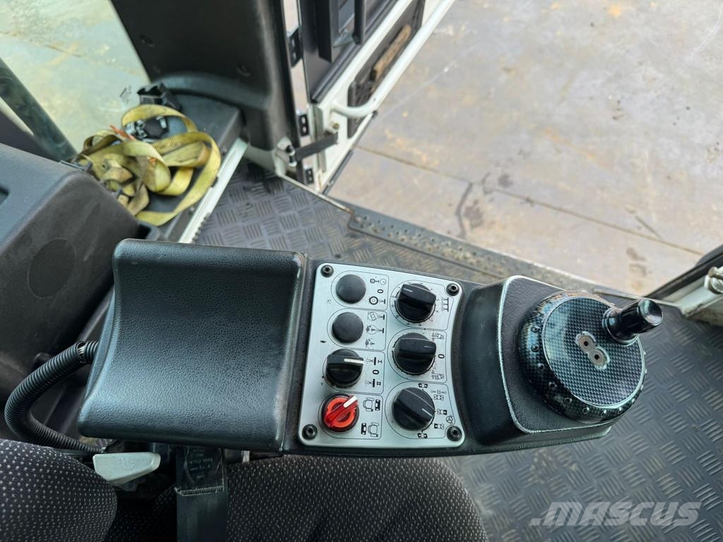 Bomag BW174 AP-4 AM Катки тротуарные