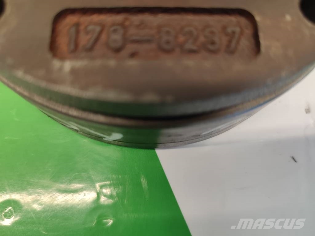 CAT TH220B Caterpillar 178-8237 Drive Pump Podvozky a zavěšení kol