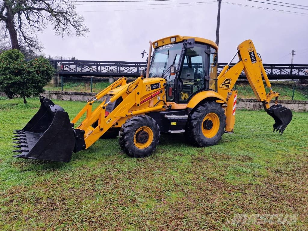 JCB 3 CX Backhoe loaders