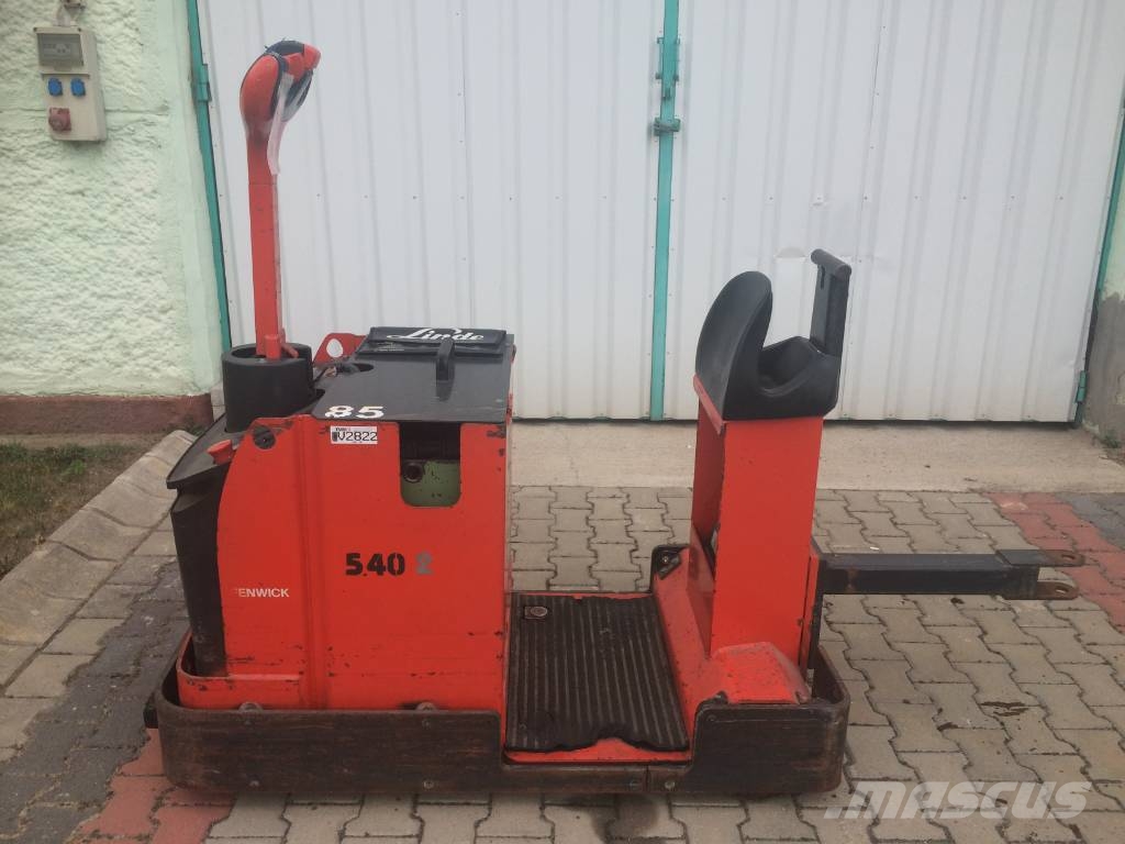 Linde P30 /141/   V-2822  EO شاحنة قاطرة