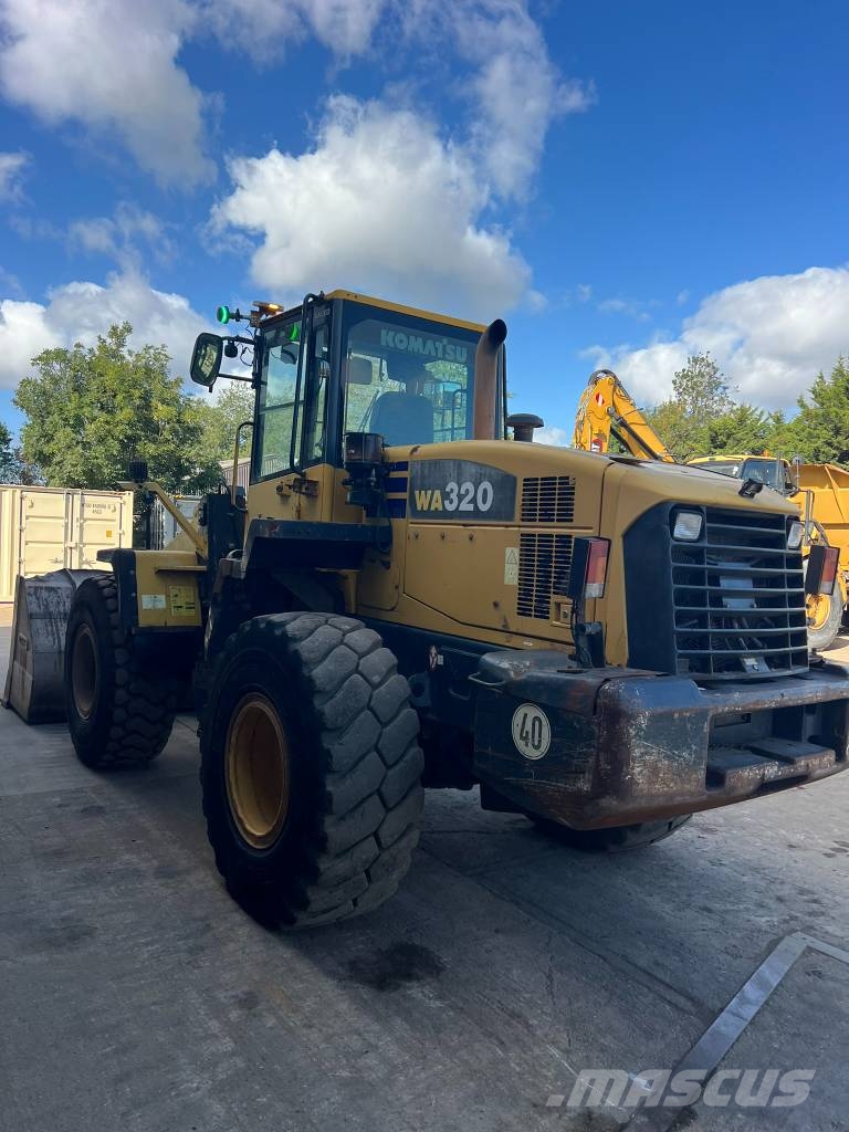 Komatsu WA 320-5 Iekrāvēji uz riteņiem