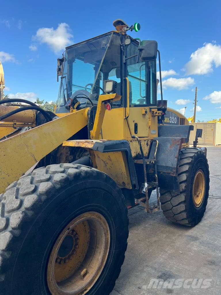 Komatsu WA 320-5 Iekrāvēji uz riteņiem