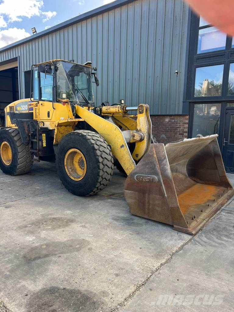 Komatsu WA 320-5 Iekrāvēji uz riteņiem