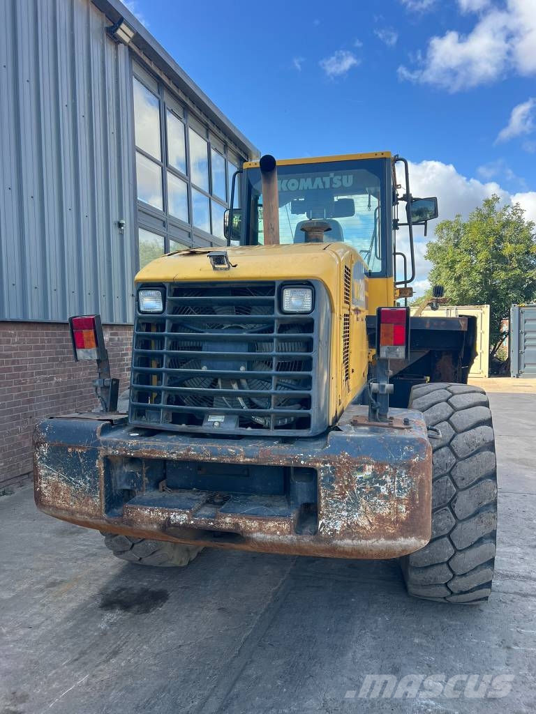 Komatsu WA 320-5 Iekrāvēji uz riteņiem