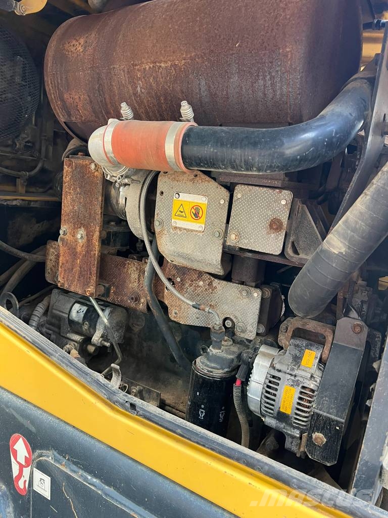 Komatsu WA 320-5 Iekrāvēji uz riteņiem