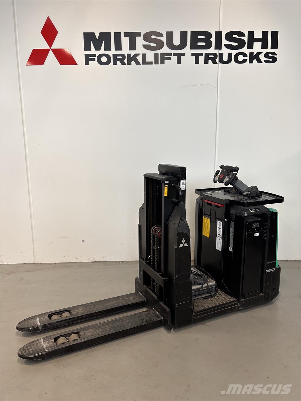 Mitsubishi OPB12NFP Low lift order picker