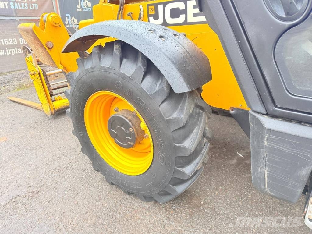 JCB 540-140 Teleszkópos rakodók