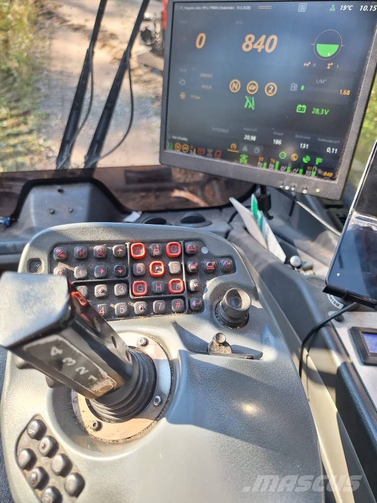 Komatsu 901 cx 8 p Combine forestiere