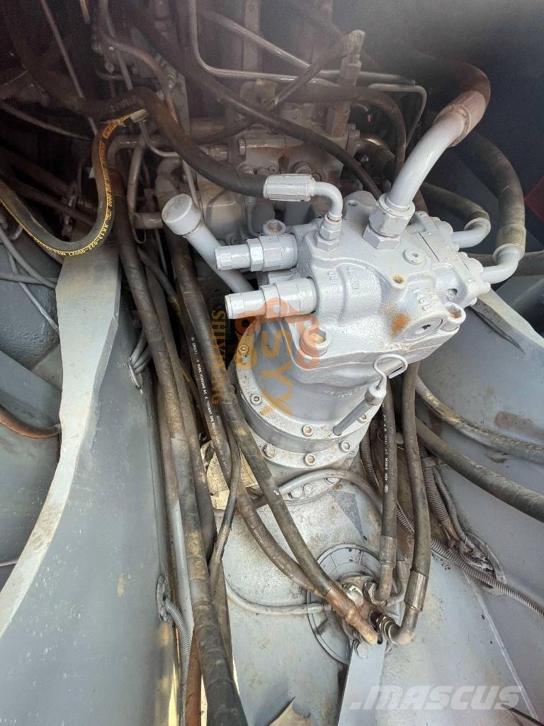 Hitachi EX 200 LC حفارات زحافة