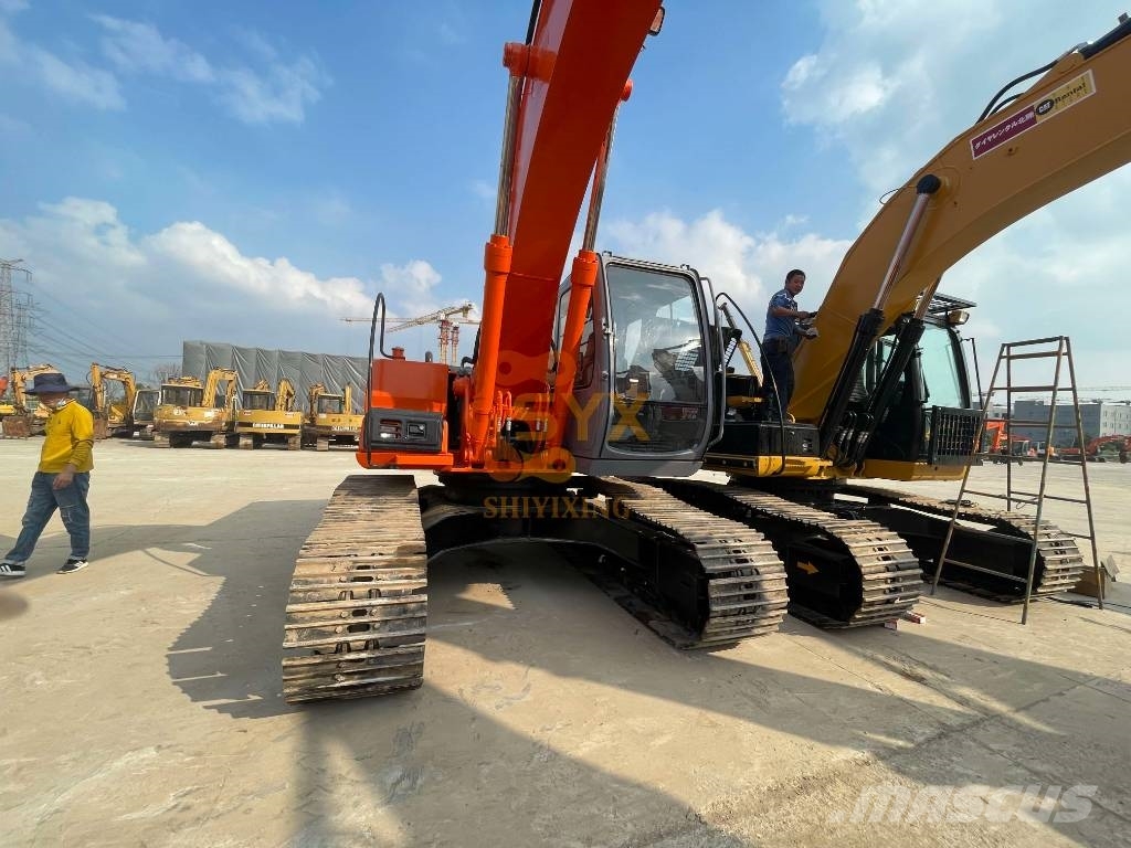 Hitachi EX 200 LC حفارات زحافة