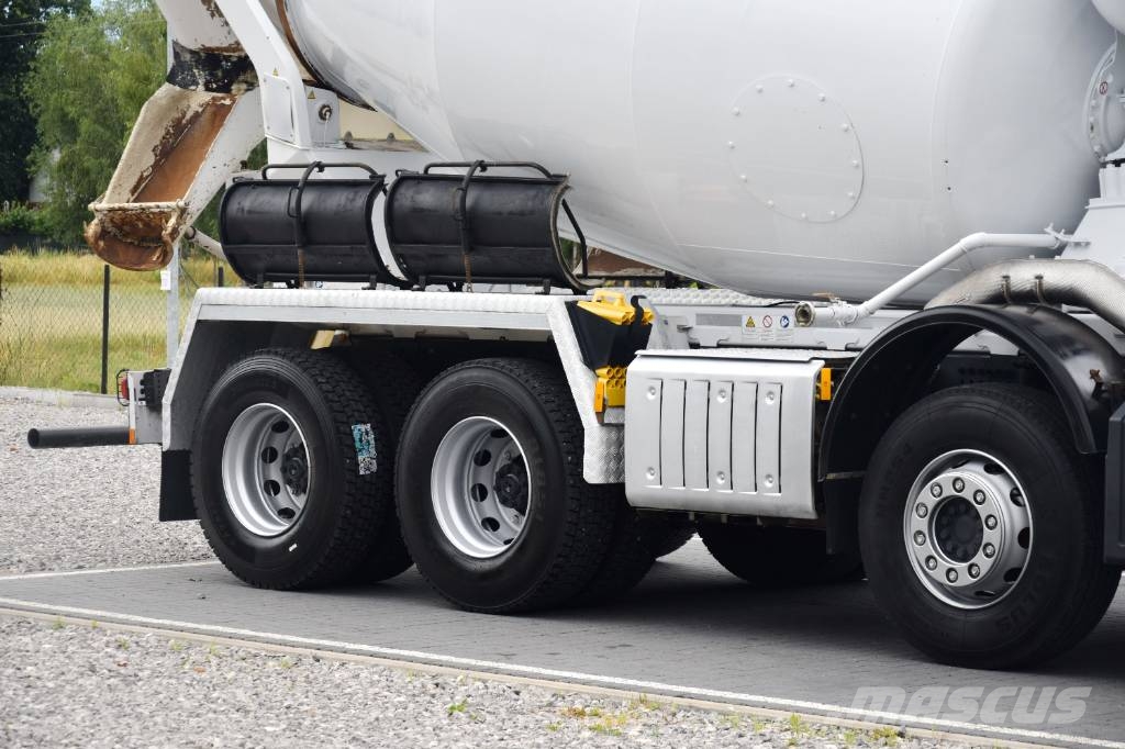 Mercedes-Benz Arocs 3243 Betonudlæggere