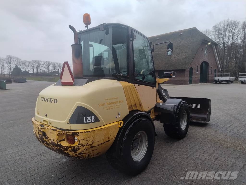 Volvo L 25 B 轮式装载机