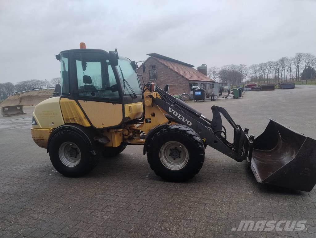 Volvo L 25 B 轮式装载机