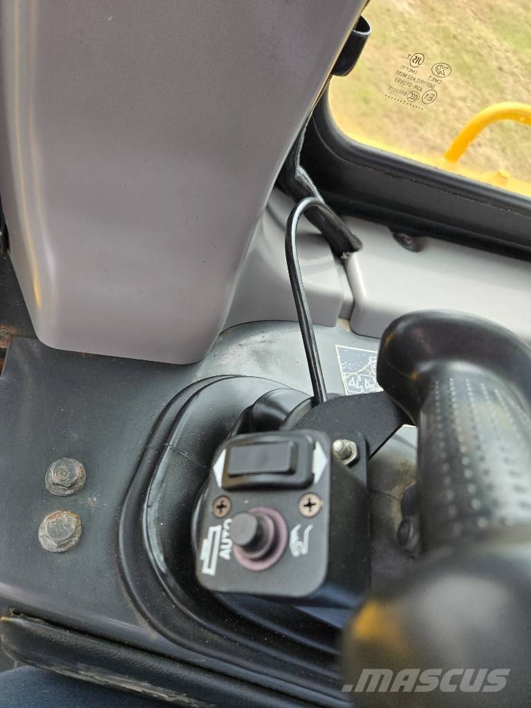 Komatsu DX 65 PX-18 بلدوزرات مجنزرة