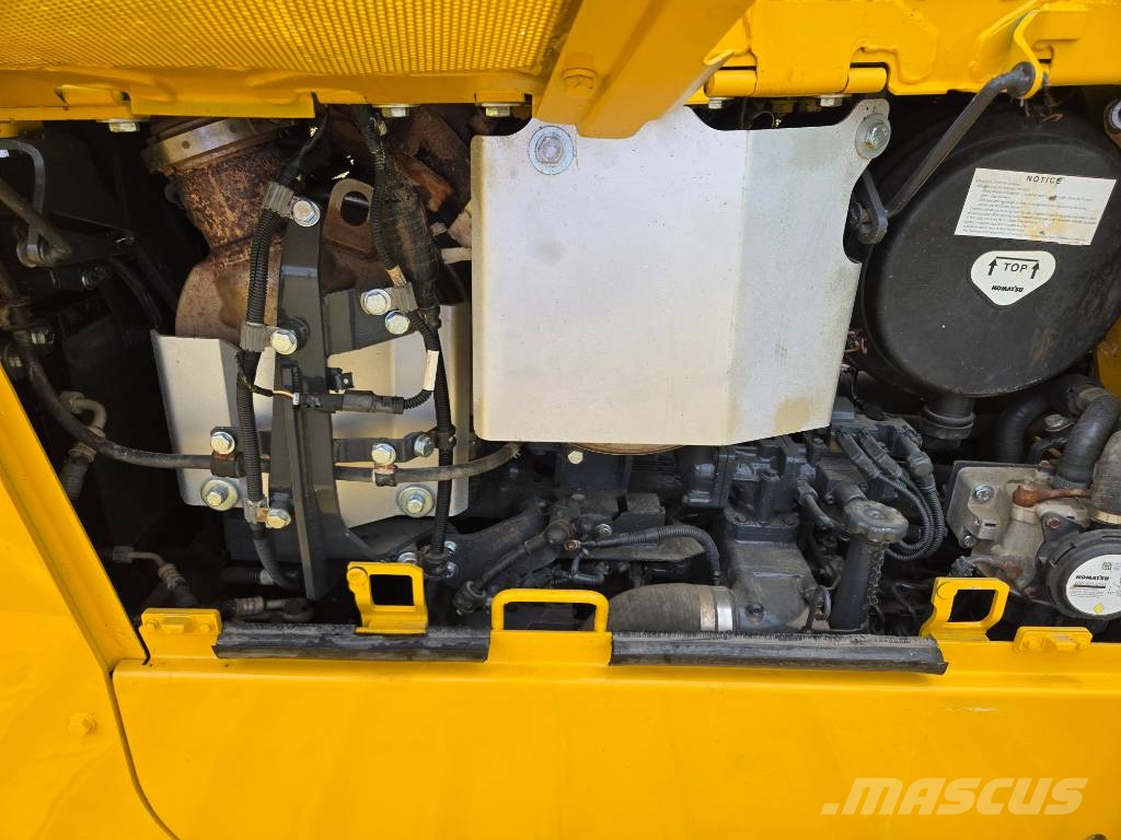 Komatsu DX 65 PX-18 بلدوزرات مجنزرة